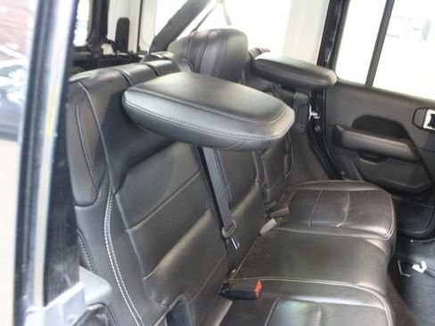 Used 2020 Jeep Wrangler Unlimited Sahara w/ Uconnect 4C Nav & Sound Group AWD/4WD image 9