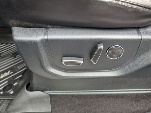 Used 2019 Ford F150 Platinum w/ Equipment Group 701A Luxury image 24