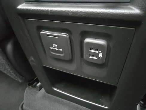 Used 2021 Chevrolet Traverse Premier w/ Redline Edition image 83