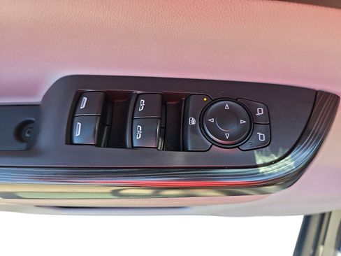 Used 2020 GMC Acadia SLT FWD image 24