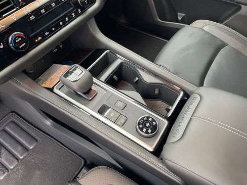 New 2026 Nissan Pathfinder SL AWD/4WD image 16
