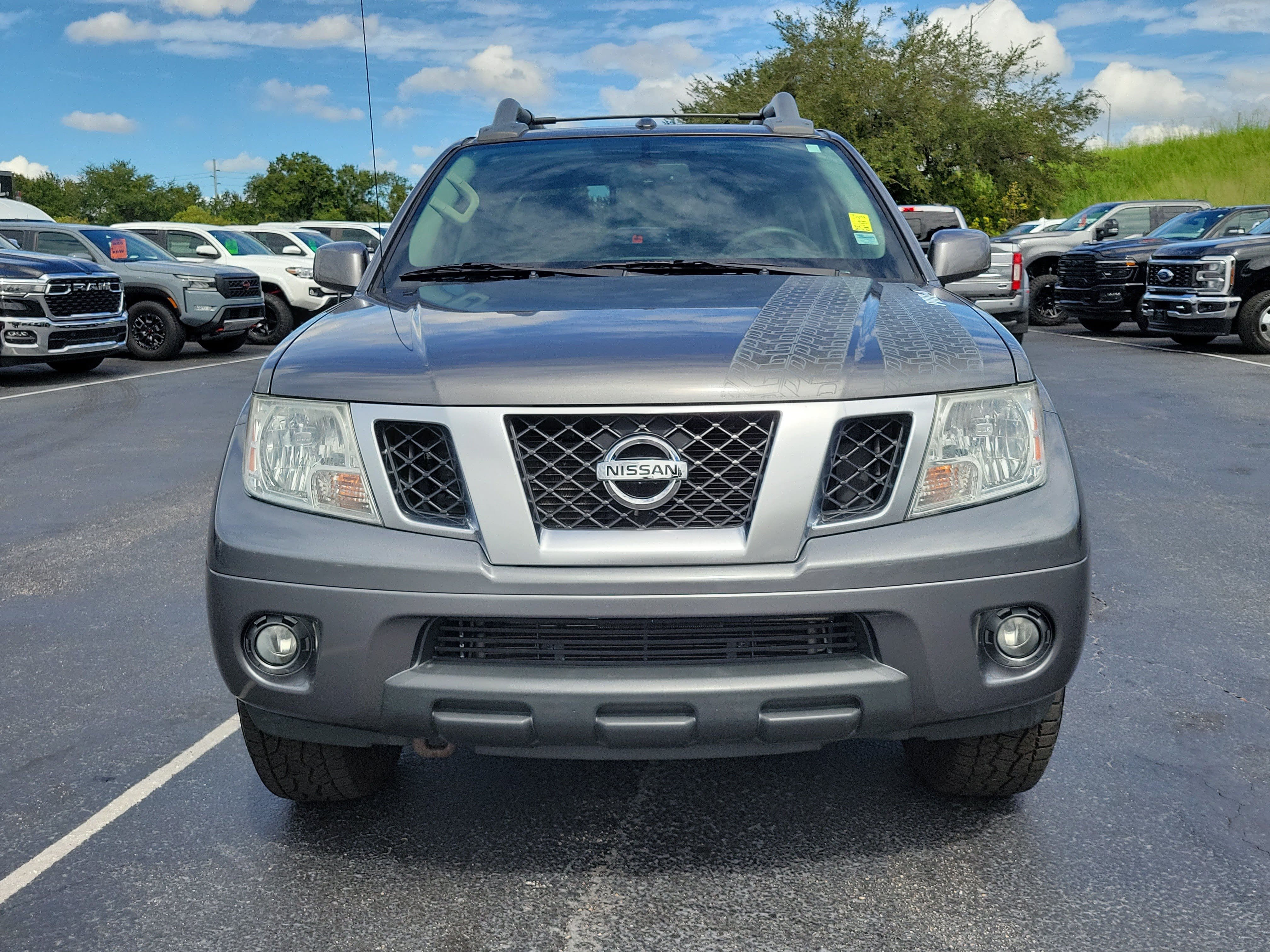 Used 2019 Nissan Frontier PRO-4X w/ Pro-4x Luxury Package AWD/4WD image 2