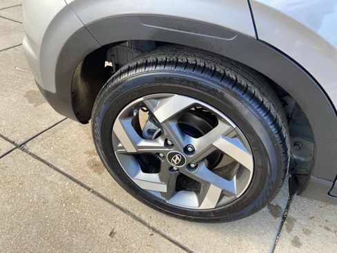 Used 2025 Hyundai Venue SEL FWD image 31