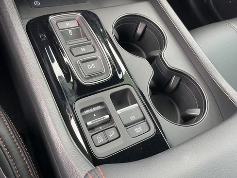 Certified 2025 Honda Pilot TrailSport image 21