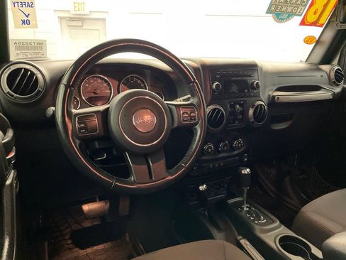 Used 2018 Jeep Wrangler Unlimited Sport S AWD/4WD image 10