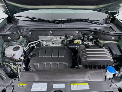 Used 2025 Volkswagen Atlas Peak Edition SE image 32