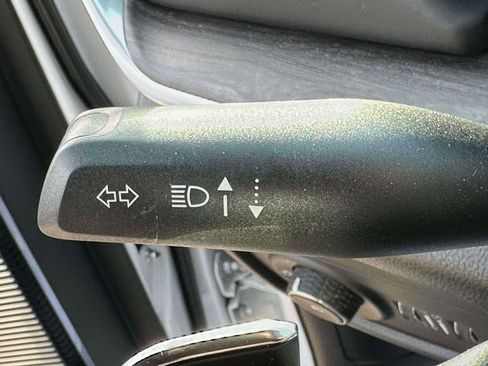 Used 2022 Jeep Grand Cherokee Overland w/ Luxury Tech Group IV image 23