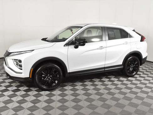 Used 2024 Mitsubishi Eclipse Cross LE image 9
