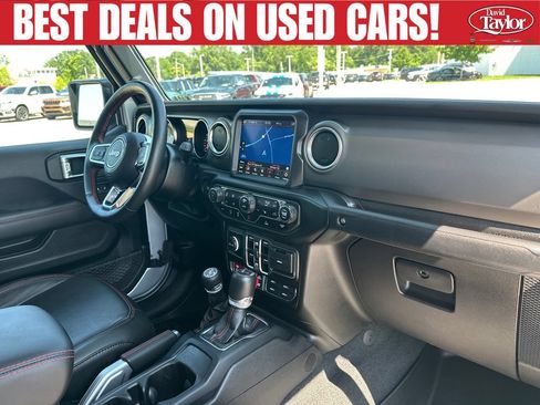 Used 2022 Jeep Gladiator Rubicon w/ Cold Weather Group AWD/4WD image 28