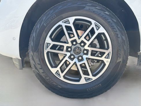 Used 2025 Ford Expedition Max Active AWD/4WD image 39
