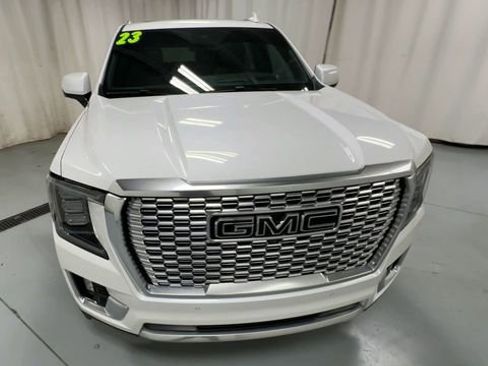 Used 2023 GMC Yukon Denali image 3