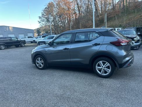 Used 2023 Nissan Kicks S image 6
