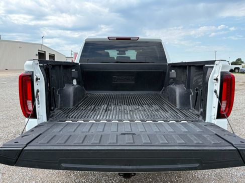 Used 2025 GMC Sierra 1500 SLT AWD/4WD image 23