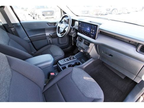 Certified 2025 Ford Maverick XL FWD image 29