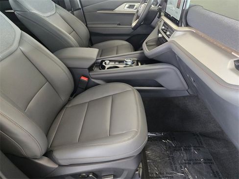 New 2025 Ford Explorer Active w/ Active Comfort Package image 11