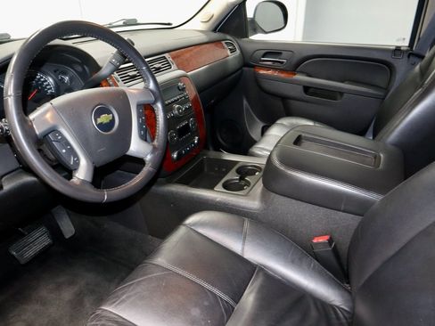 Used 2011 Chevrolet Suburban LT image 22
