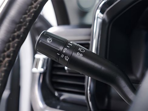 Used 2025 Ford F250 Lariat w/ Black Appearance Package image 23