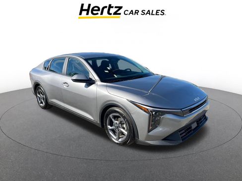 Used 2025 Kia K4 LXS image 1