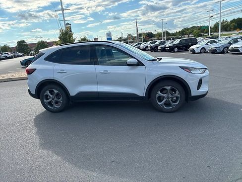 Used 2025 Ford Escape ST-Line Select AWD/4WD image 4