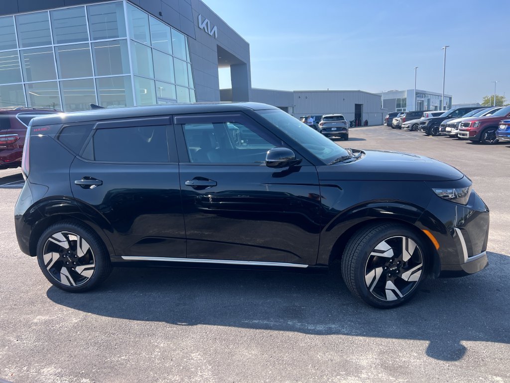 Certified 2023 Kia Soul GT-Line FWD image 3
