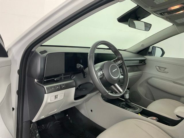 Used 2025 Hyundai Kona SEL FWD image 17