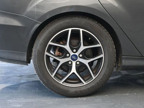 Used 2018 Ford Focus SEL image 9