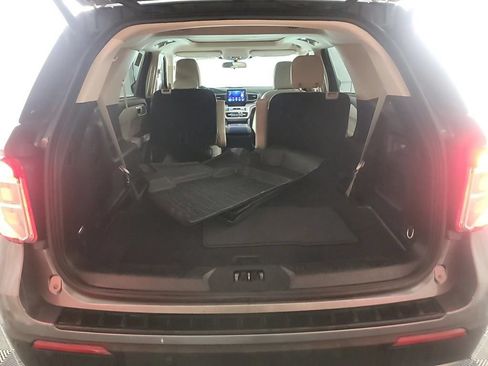 Used 2023 Ford Explorer XLT w/ Equipment Group 202A AWD/4WD image 6