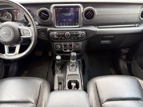Used 2021 Jeep Gladiator Overland AWD/4WD image 16