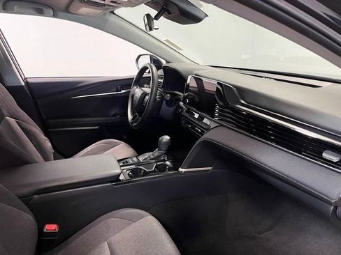 Used 2025 Toyota Camry LE FWD image 11