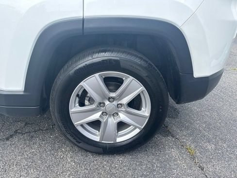 Used 2022 Jeep Compass Latitude FWD image 6