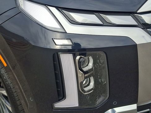 Used 2023 Hyundai Palisade Calligraphy image 10