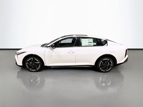 New 2025 Kia K4 GT-Line w/ GT-Line Premium Package image 4