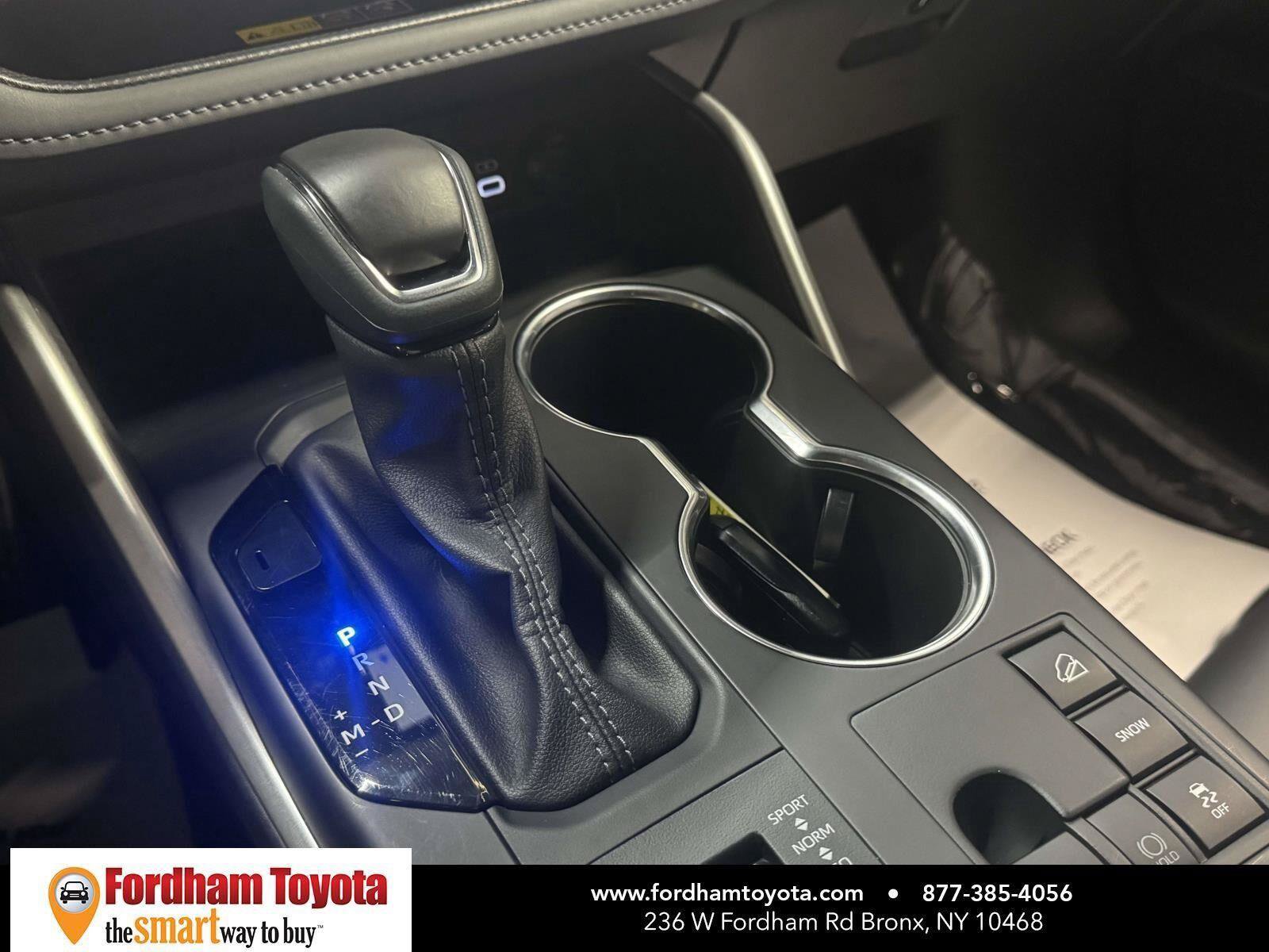 Used 2023 Toyota Highlander XLE AWD/4WD image 15