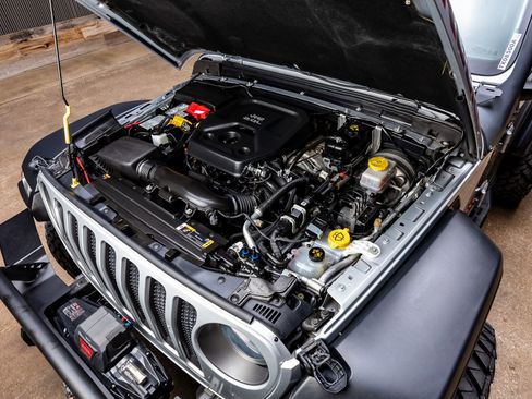 Used 2022 Jeep Wrangler Rubicon AWD/4WD image 34