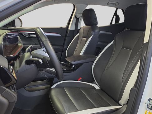 Used 2025 Buick Envision Sport Touring image 11