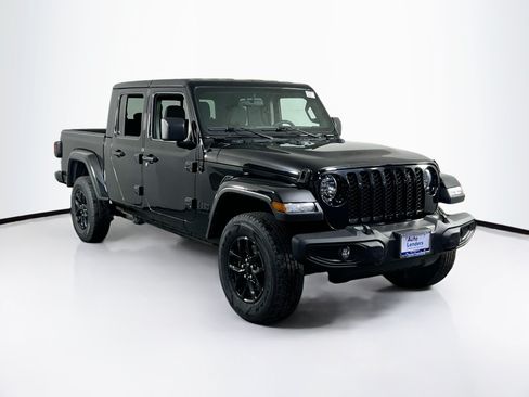 Used 2023 Jeep Gladiator Sport AWD/4WD image 3