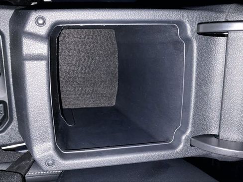 Used 2024 Volkswagen Tiguan SE w/ Panoramic Sunroof Package FWD image 41