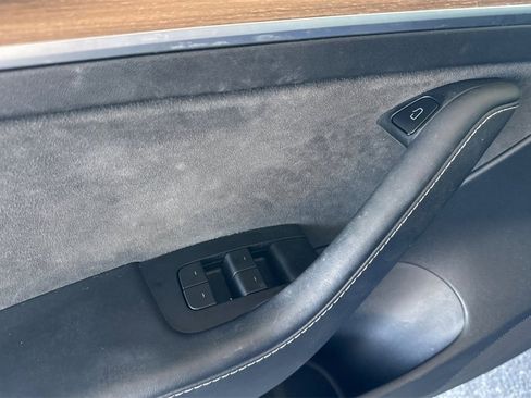 Used 2023 Tesla Model 3 Standard Range image 11