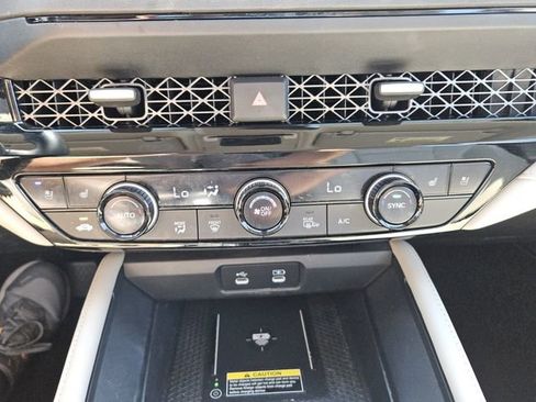 Used 2023 Honda Accord Touring image 10