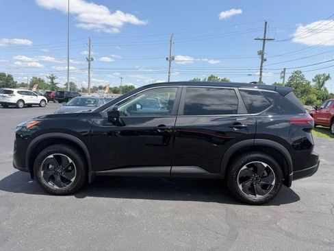 Used 2024 Nissan Rogue SV AWD/4WD image 4
