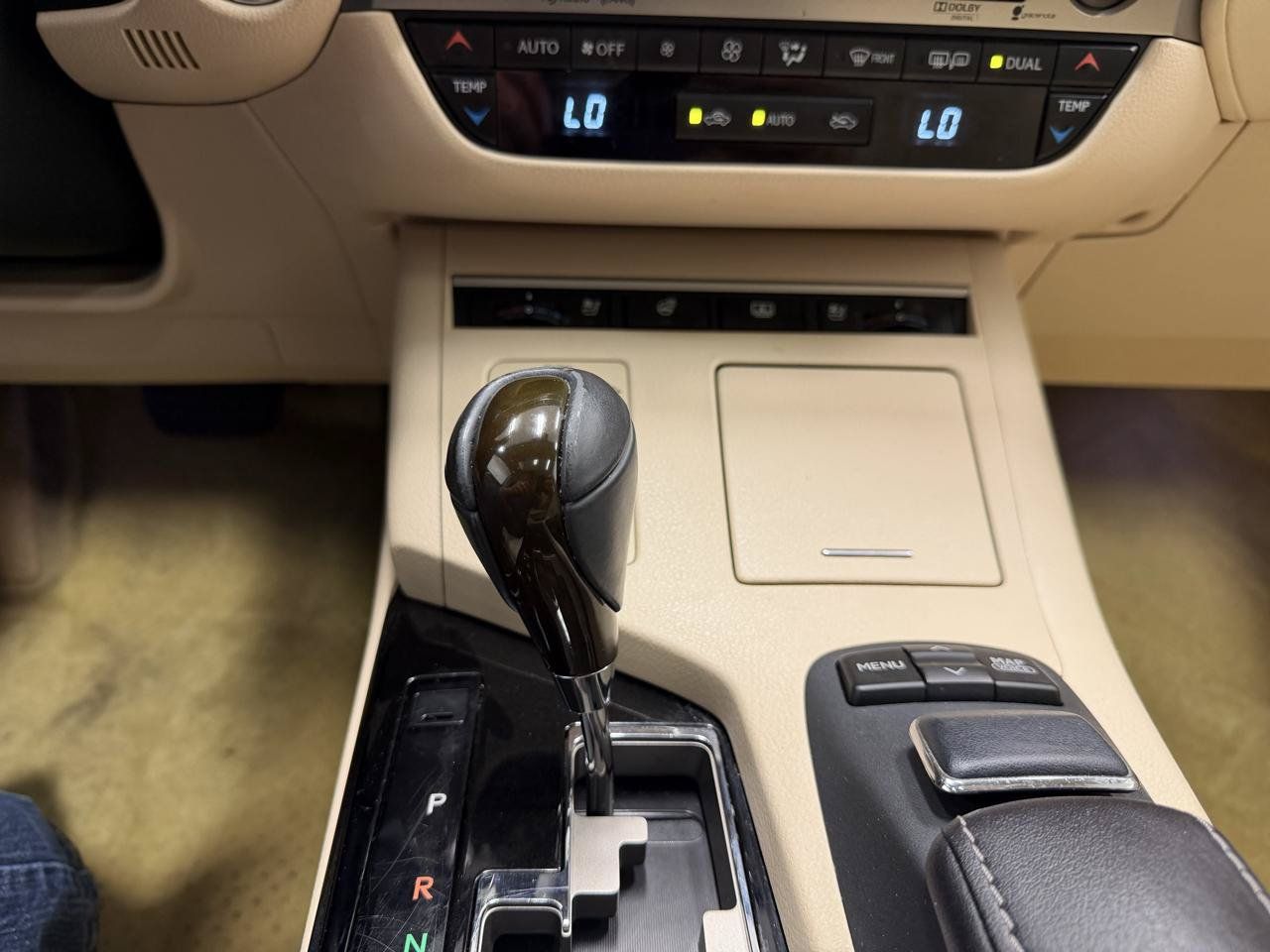 Used 2014 Lexus ES 350 w/ Luxury Package FWD image 21
