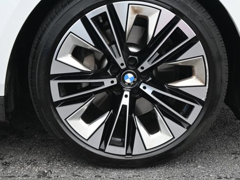 Used 2024 BMW 530i w/ Convenience Package image 14