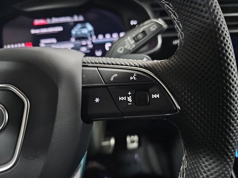 Used 2024 Audi SQ8 Prestige image 18