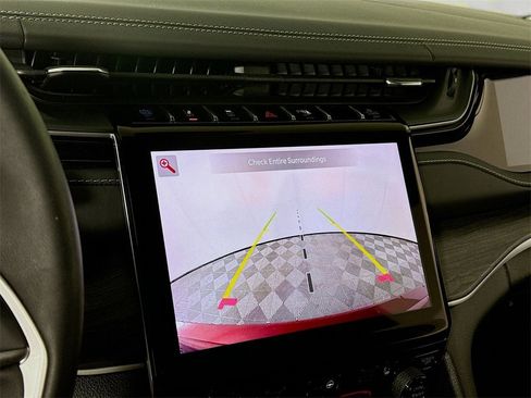 Used 2022 Jeep Grand Cherokee Limited 4xe image 7