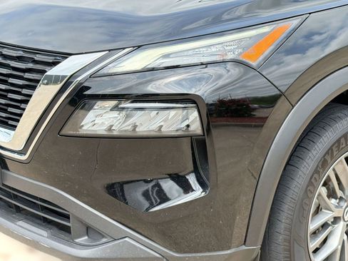 Used 2021 Nissan Rogue S image 11