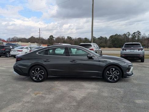 Used 2025 Hyundai Sonata SEL image 2