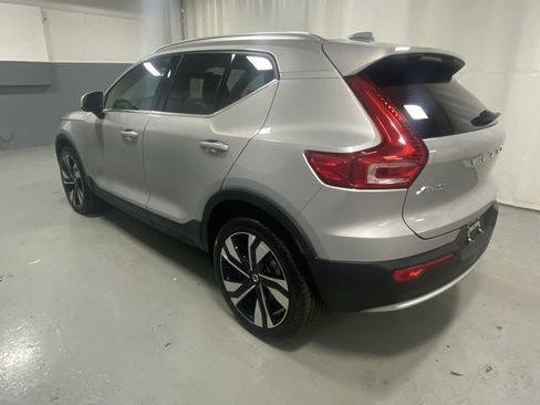 Certified 2025 Volvo XC40 B5 Plus image 2