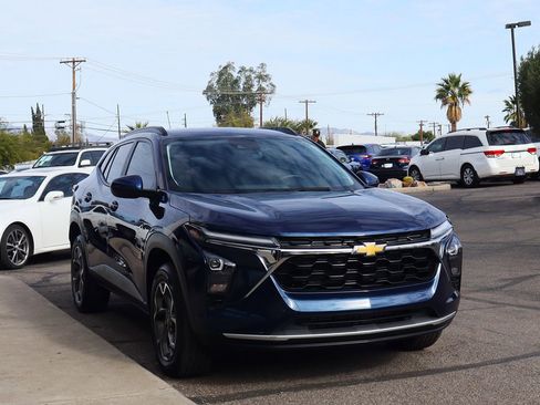 Used 2024 Chevrolet Trax LT w/ Driver Confidence Package image 14