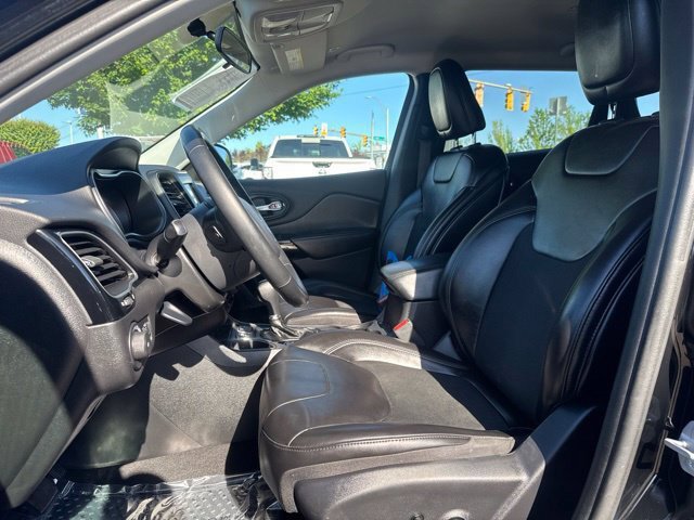 Used 2019 Jeep Cherokee Latitude Plus FWD image 14