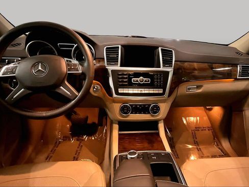 Used 2016 Mercedes-Benz GL 550 4MATIC image 6